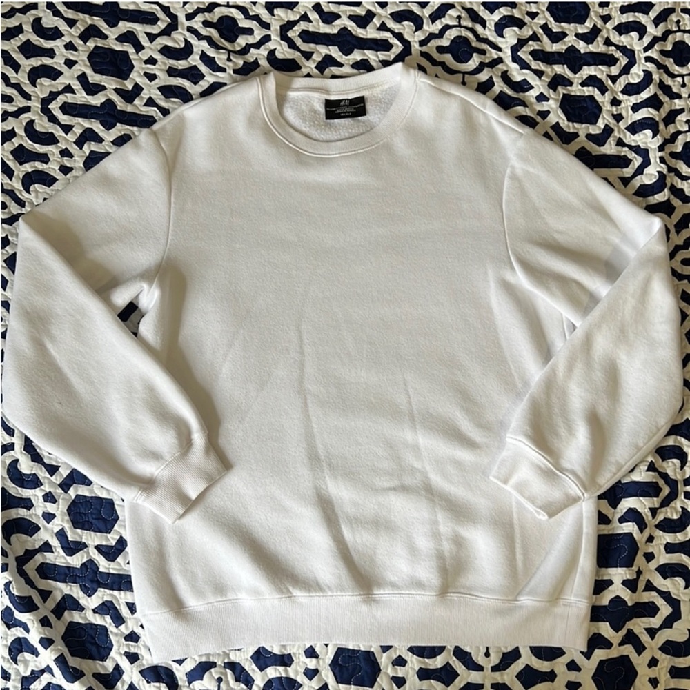 H&M White Sweatshirt